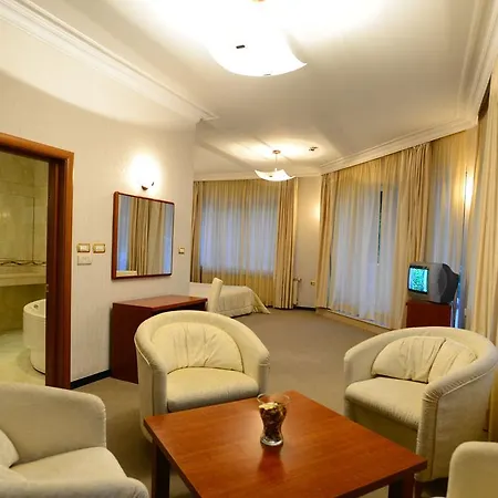 Evergreen Palace Hotel 3*