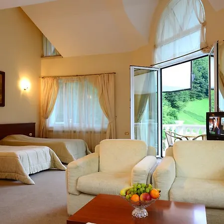 Evergreen Palace Hotel 3*