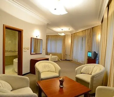Evergreen Palace Hotel 3*